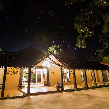 Vannraj Resort And Spa Khawasa Bagian luar foto