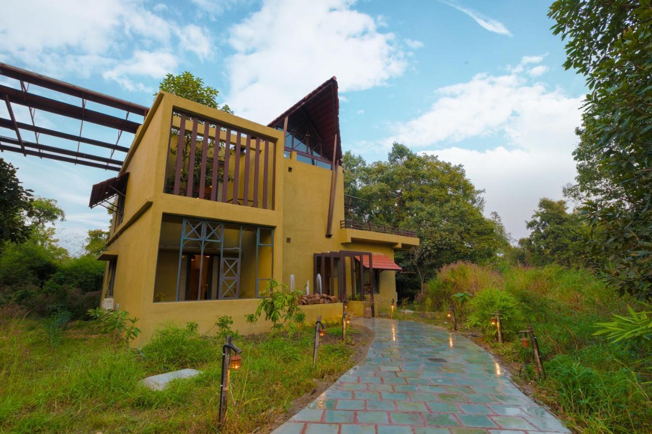 Vannraj Resort And Spa Khawasa Bagian luar foto