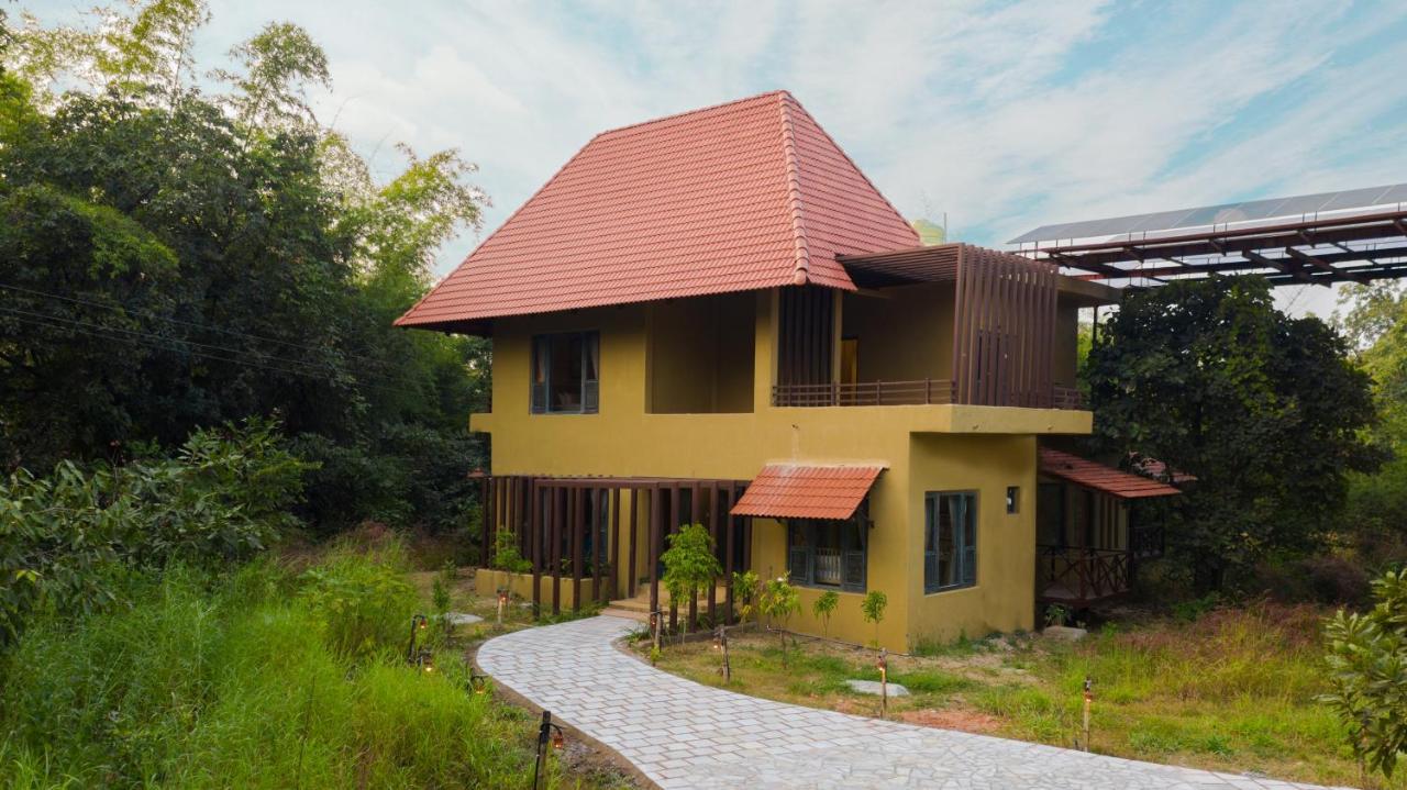 Vannraj Resort And Spa Khawasa Bagian luar foto