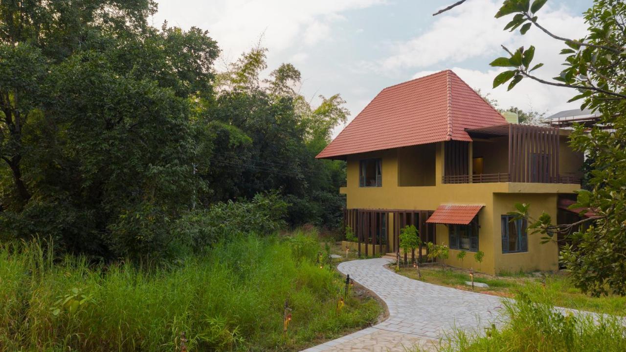 Vannraj Resort And Spa Khawasa Bagian luar foto