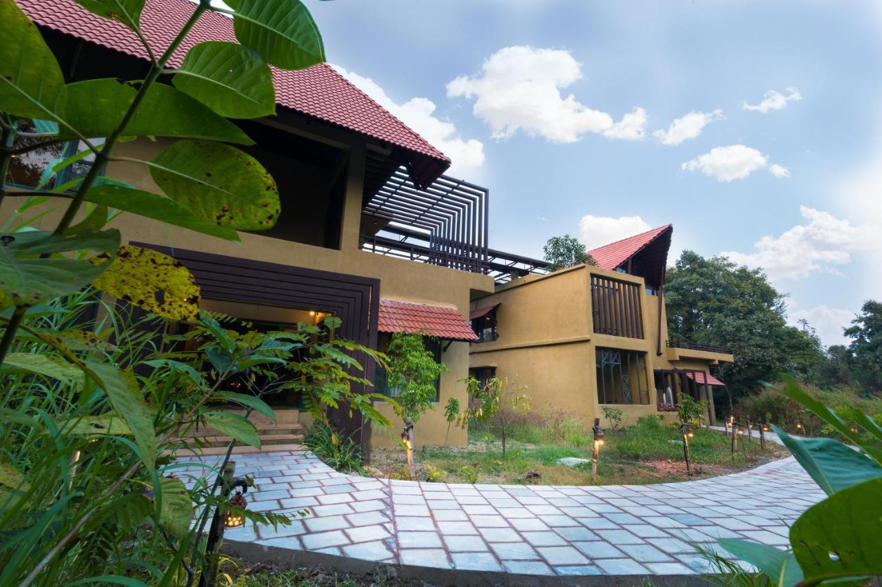 Vannraj Resort And Spa Khawasa Bagian luar foto